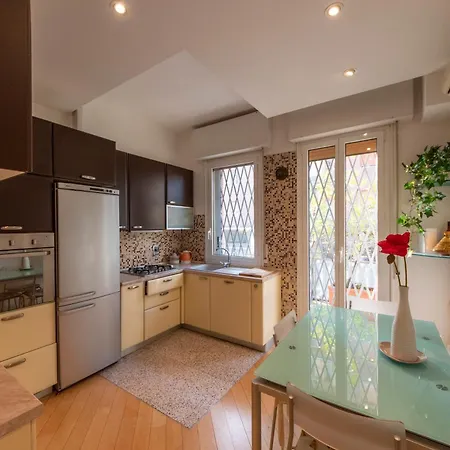 Housmart Treves 2 Apartment Bologna