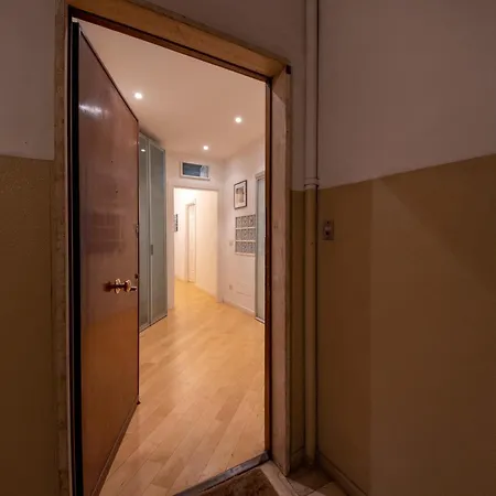 Housmart Treves 2 *