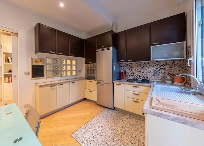 Housmart Treves 2 *