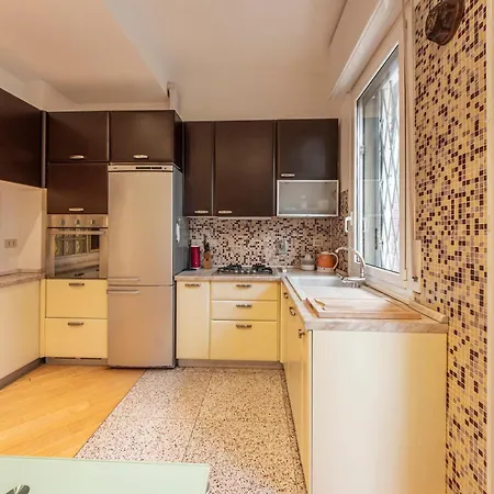 Housmart Treves 2 * Болонья