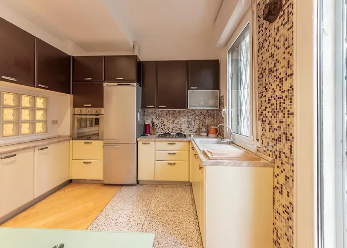 Housmart Treves 2 * Bologna